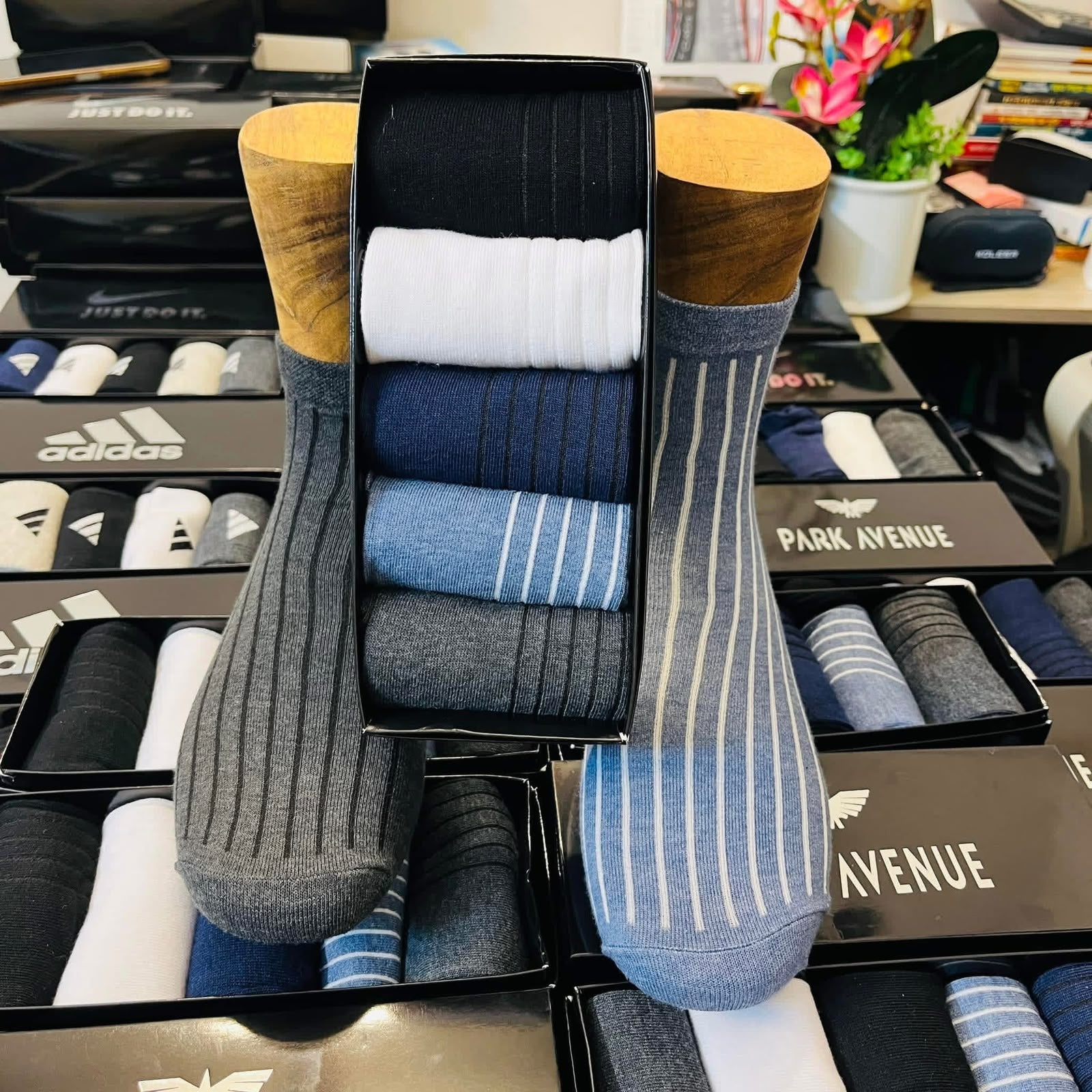 Premium Summer Cotton Crew Socks – 5 Pair Box (5 Colors)